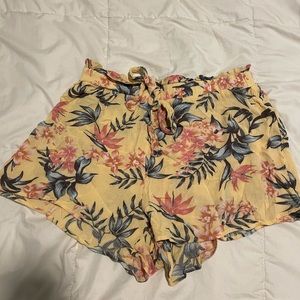 Flowy, floral shorts